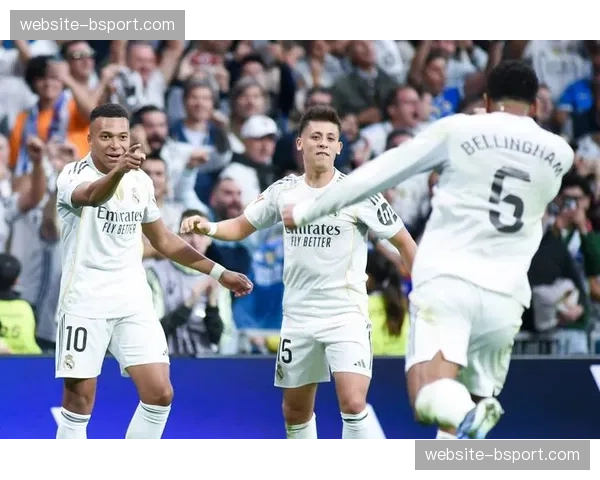 西甲:皇家马德里3-1巴塞罗那,贝林厄姆传射建功 西甲:皇家马德里3-1巴塞罗那,贝林厄姆传射建功