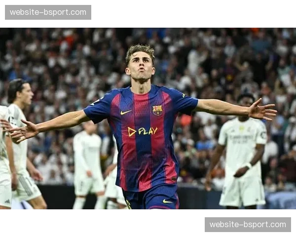 国家德比：巴萨利用一次精巧的战术角球由阿劳霍头球破门