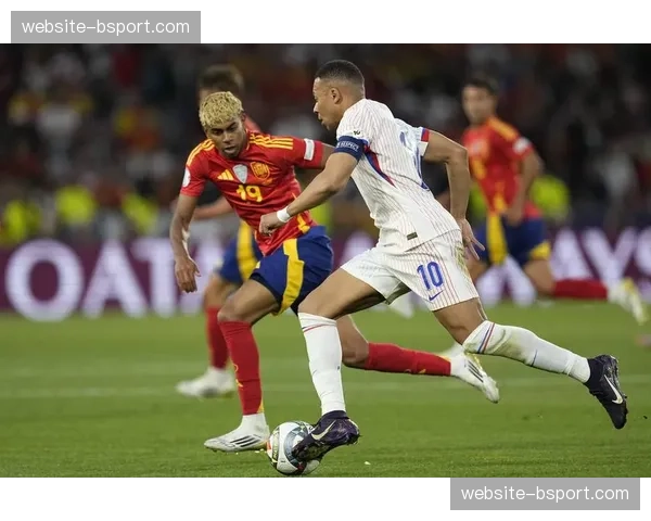 比利亚雷亚尔1-3不敌皇马，贝林厄姆锁定胜局